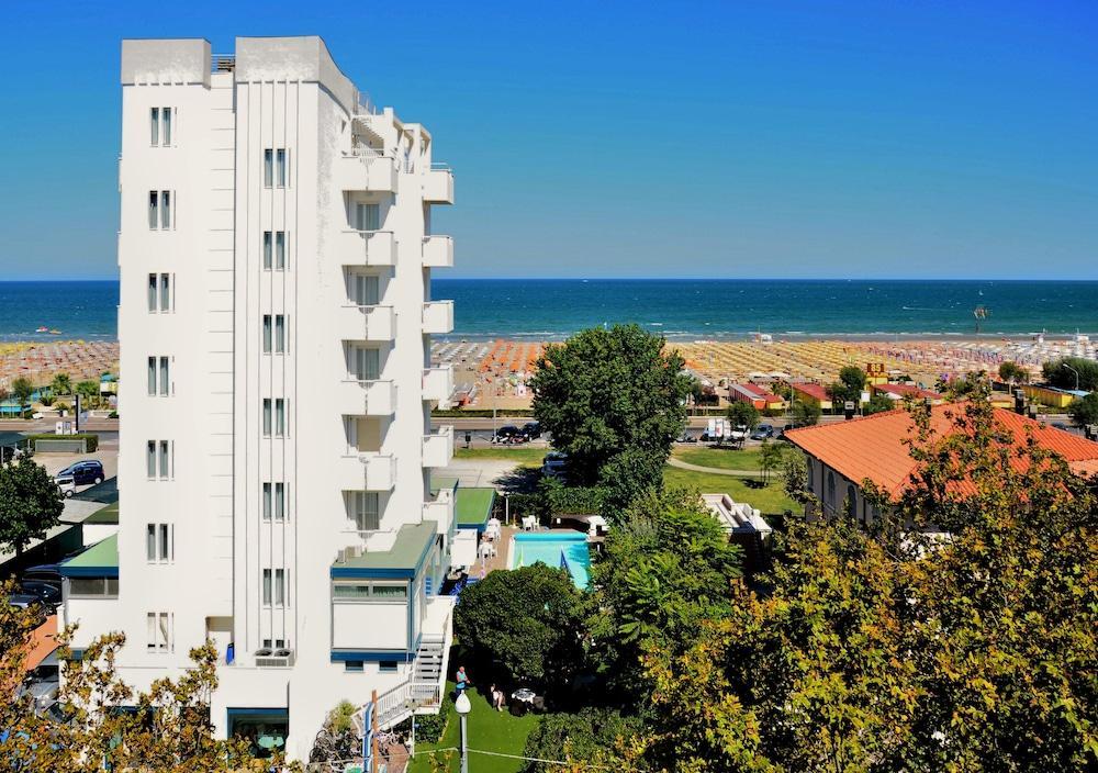 Aristeo Hotel 3*